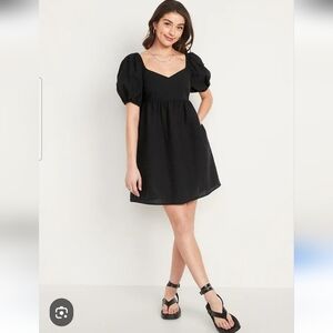 Old Navy Dress Mini Seersucker Swing Smocked POCKETS Black Gorgeous M